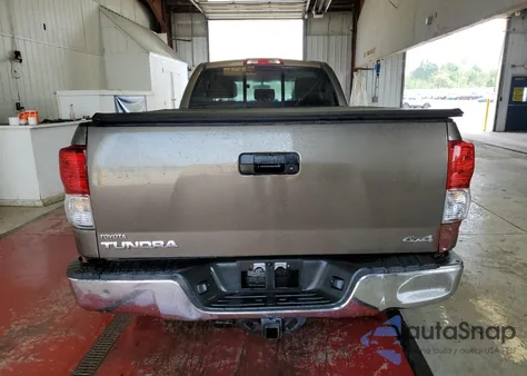 2010 Toyota Tundra Double Cab Sr5 из США, поврежденный, VIN 5TFCY5F1XAX010529